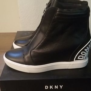 DKNY Connie-slip Wedge